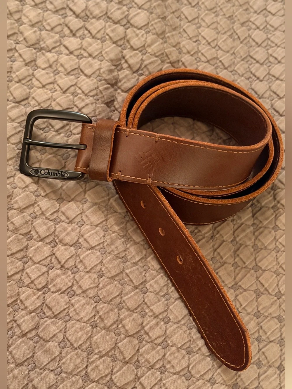 Columbia Brown Leather Men’s Belt with Subtle Branding Sz XL